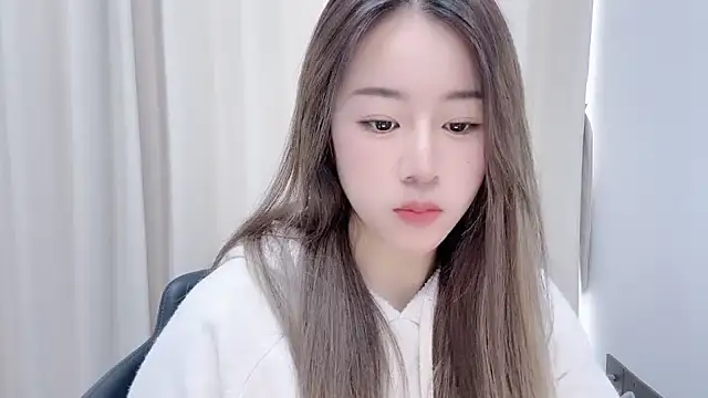 chloe-01 online show from December 2024 04:48:02 AM