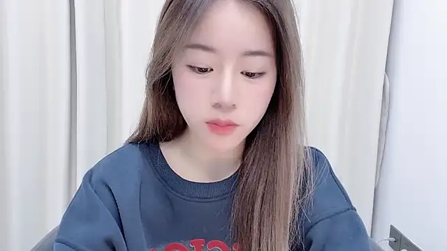 chloe-01 online show from December 2024 12:23:01 PM