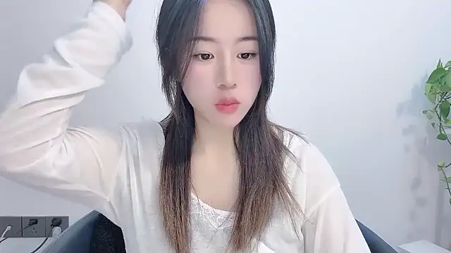 chloe-01 online show from January 2026 05:00:02 AM