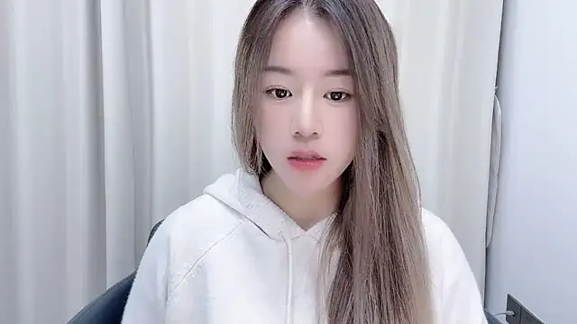 chloe-01 online show from December 2024 12:18:02 PM