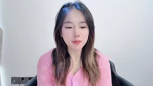 chloe-01 online show from December 2025 03:41:01 AM