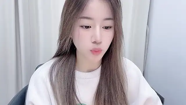 chloe-01 online show from December 2024 12:22:02 PM