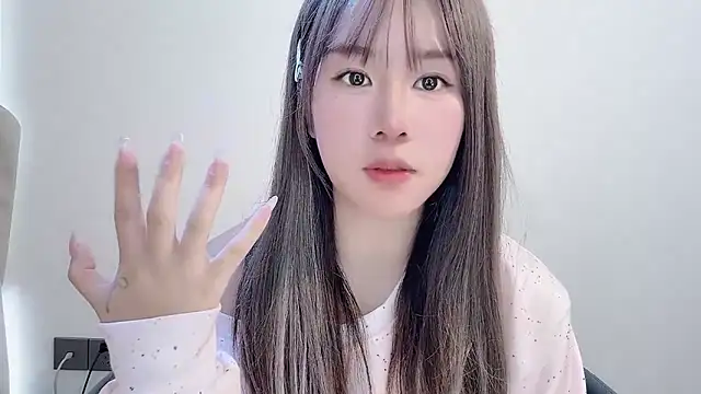 chloe-01 online show from November 2025 04:02:02 AM