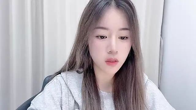 chloe-01 online show from December 2024 12:06:02 PM