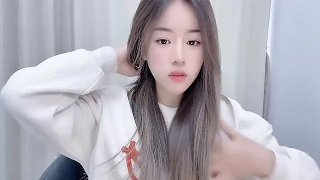 chloe-01 online show from December 2024 04:37:01 AM