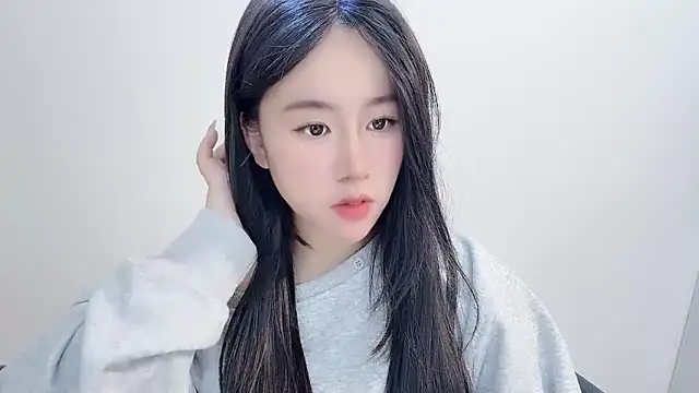 chloe-01 online show from December 2025 12:32:02 PM