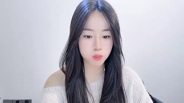 chloe-01 online show from December 2025 04:06:02 AM