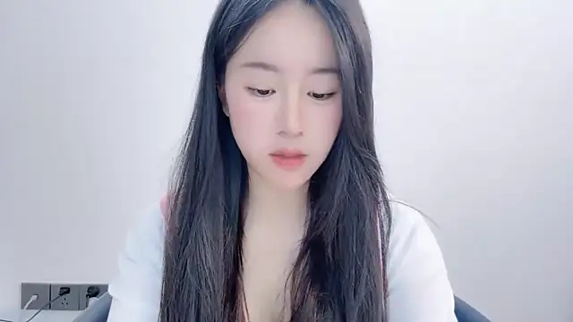 chloe-01 online show from December 2025 06:27:01 AM