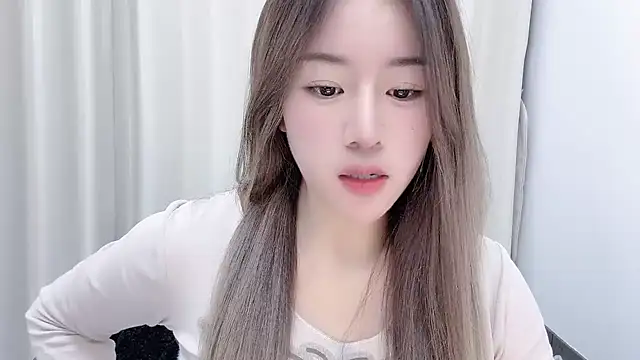 chloe-01 online show from December 2024 12:22:01 PM