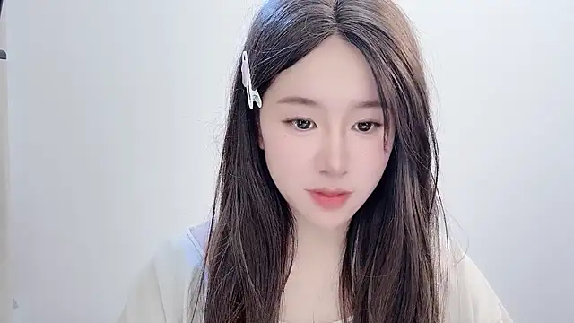 chloe-01 online show from November 2025 04:06:01 AM