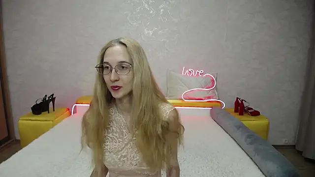 KlaryBrait online show from November 2025 09:30:01 AM