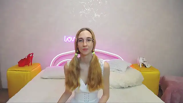 KlaryBrait online show from January 2025 10:16:02 AM