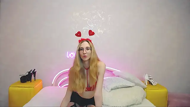 KlaryBrait online show from February 2025 02:28:01 PM