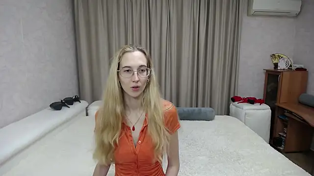 KlaryBrait online show from November 2025 06:36:02 AM