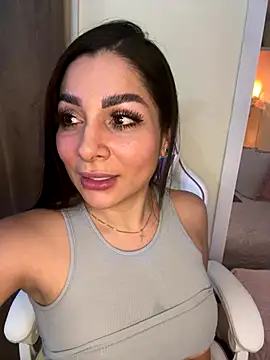 Snapshot of MOMALANA chatting on October 2025 03:00:01 PM MOMALANA online show from October 2025 03:00:01 PM