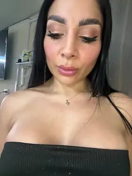 Snapshot of MOMALANA chatting on March 2026 09:20:02 PM MOMALANA online show from March 2026 09:20:02 PM