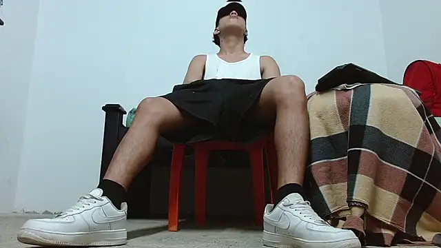 Macho Dom online show from May 2026 12:47:01 AM