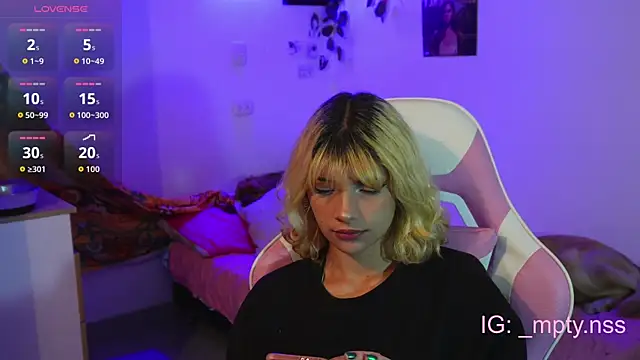 HiScarlett online show from October 2025 11:30:02 PM