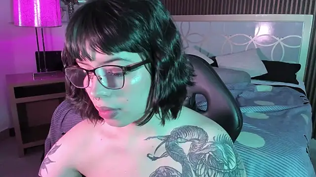NattashaHotson online show from September 2025 04:07:01 AM