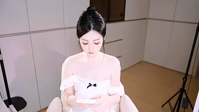 Eimile online show from April 2026 03:10:02 PM