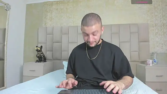 MaximusDick1  online show from November 2025 04:27:02 AM