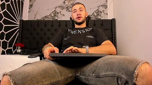 MaximusDick1  online show from May 2026 11:38:02 AM