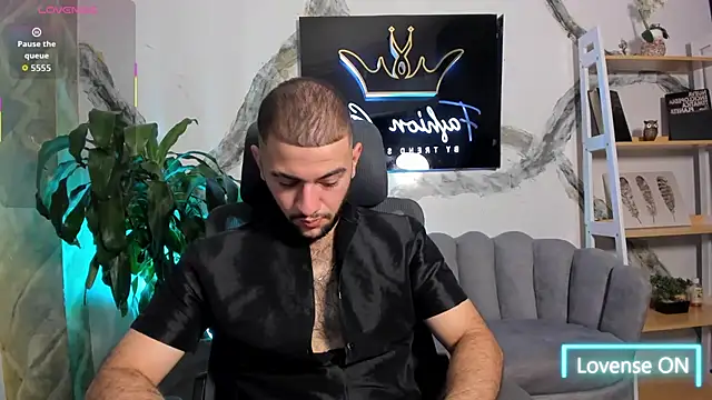 MaximusDick1  online show from January 2026 05:44:02 AM