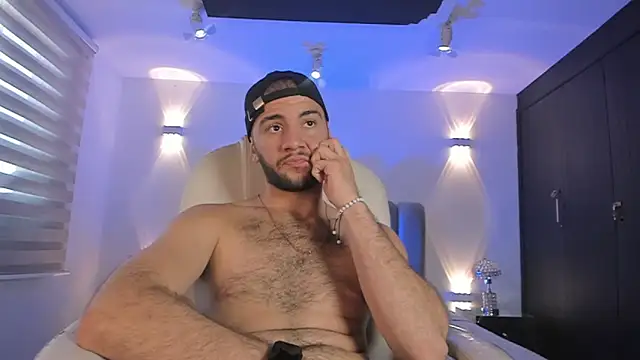 MaximusDick1  online show from March 2026 04:37:01 PM