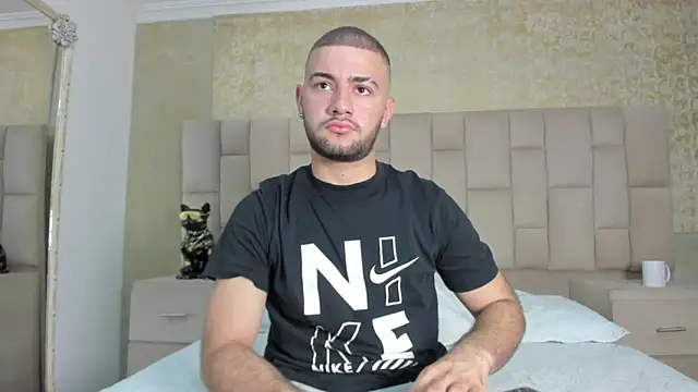 MaximusDick1  online show from October 2025 03:18:02 AM