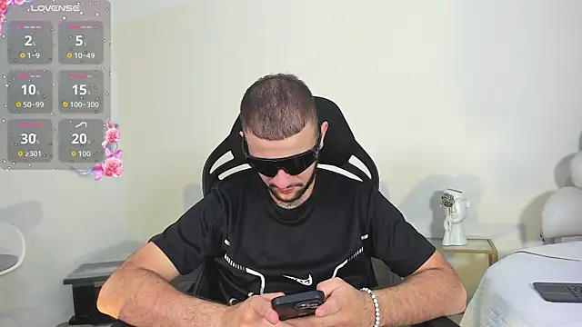 MaximusDick1  online show from July 2026 12:49:02 PM