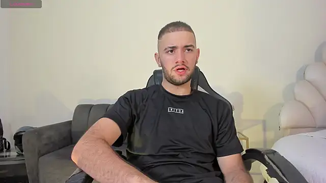 MaximusDick1  online show from June 2026 12:43:01 PM