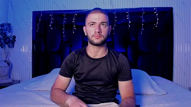 MaximusDick1  online show from March 2026 12:07:02 PM