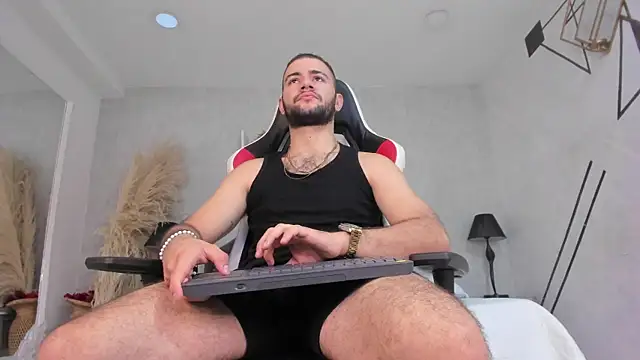 MaximusDick1  online show from May 2026 12:16:01 PM