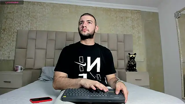 MaximusDick1  online show from November 2025 08:25:01 PM