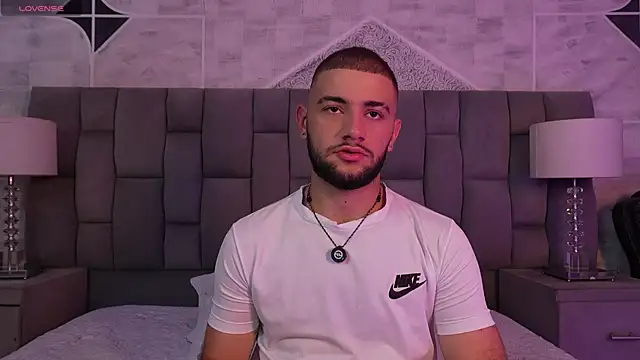 MaximusDick1  online show from December 2025 04:50:02 AM