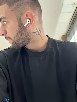 MaximusDick1  online show from June 2026 02:33:02 PM