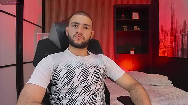 MaximusDick1  online show from March 2026 12:16:02 PM