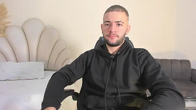 MaximusDick1  online show from July 2026 11:44:02 AM