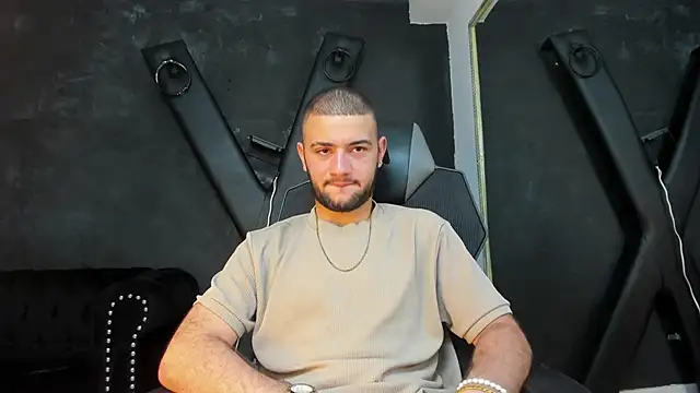 MaximusDick1  online show from September 2025 03:43:01 AM