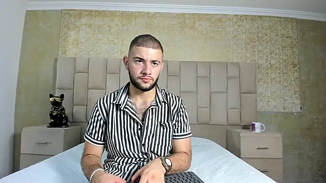 MaximusDick1  online show from November 2025 04:44:01 AM