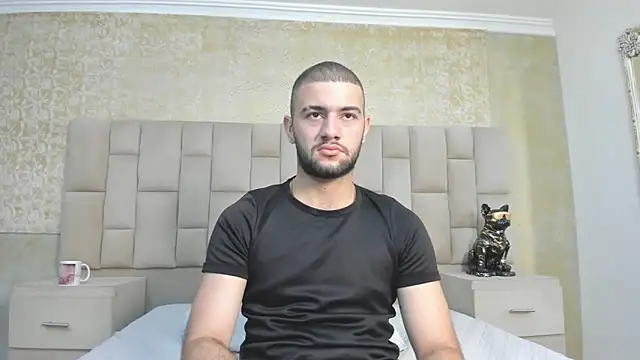 MaximusDick1  online show from November 2025 04:38:02 AM