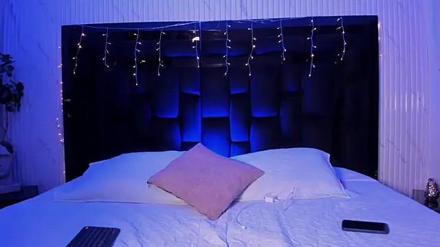 MaximusDick1  online show from March 2026 12:17:02 PM