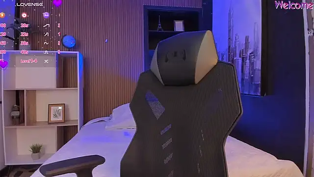 MaximusDick1  online show from March 2026 12:42:02 PM