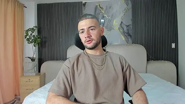 MaximusDick1  online show from May 2026 12:09:02 PM