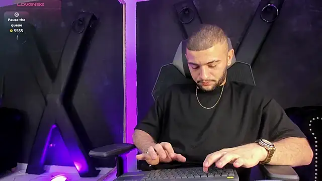 MaximusDick1  online show from October 2025 02:59:02 AM