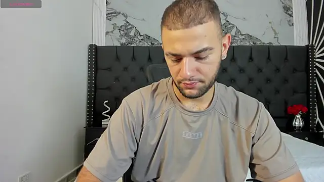 MaximusDick1  online show from May 2026 12:11:02 PM