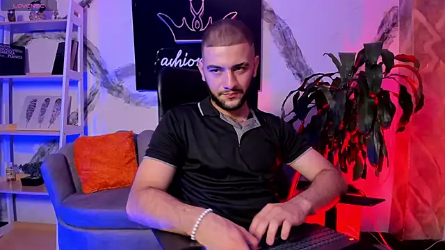 MaximusDick1  online show from January 2026 03:55:01 AM