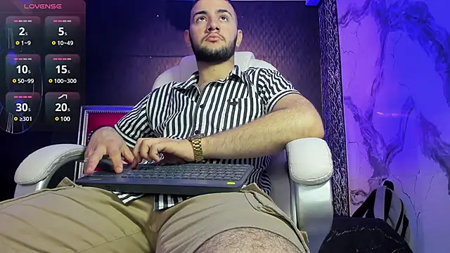 MaximusDick1  online show from December 2024 12:02:01 PM