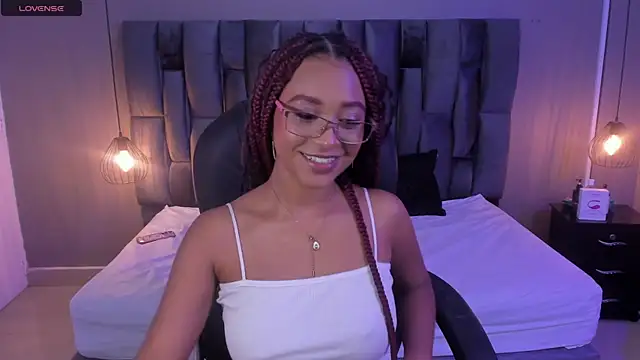 Snapshot of Lorena_Vieira_ chatting on February 2025 05:58:01 PM Lorena Vieira  online show from February 2025 05:58:01 PM