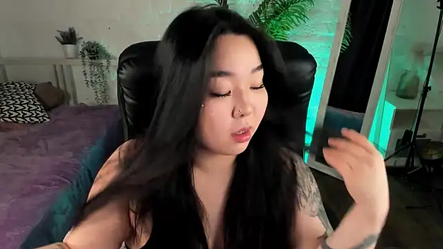 Snapshot of mei_honey_ chatting on November 2025 09:48:02 PM mei honey online show from November 2025 09:48:02 PM